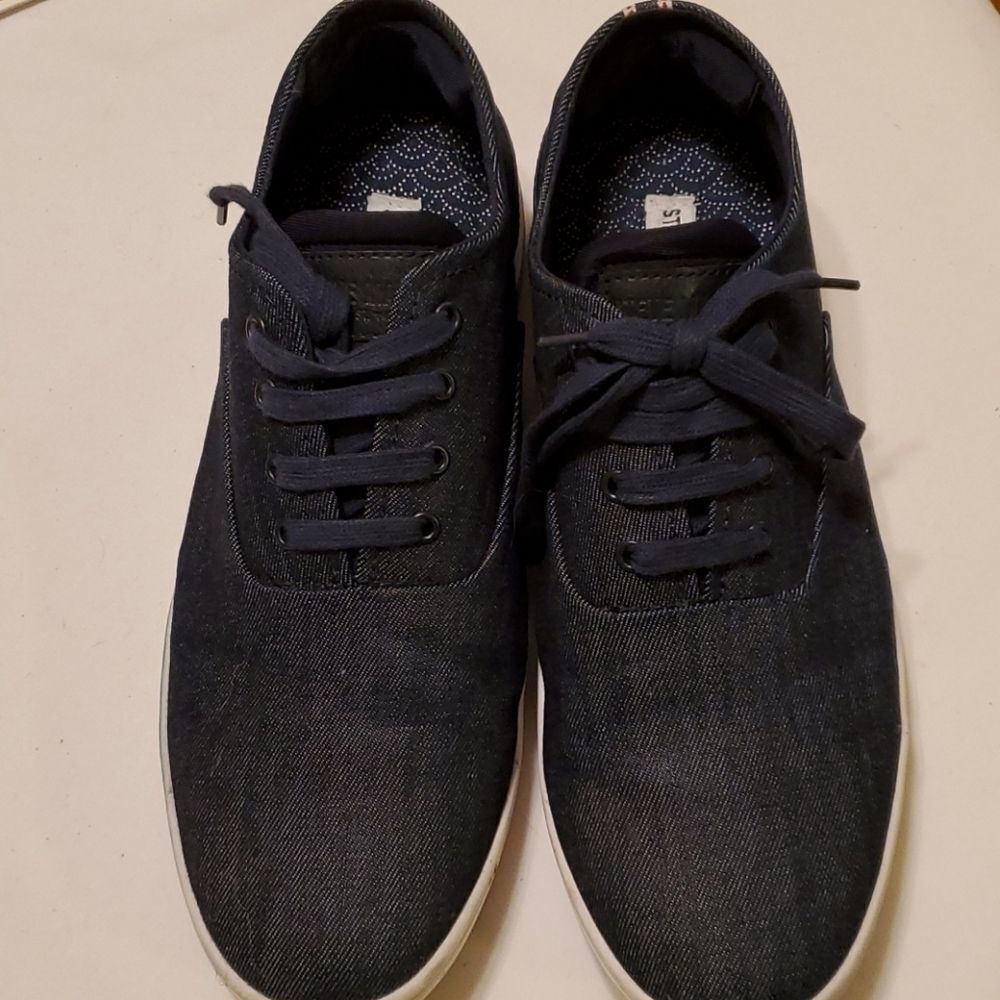 STEVE Madden Fathom lace up denim sneaker size 10M
